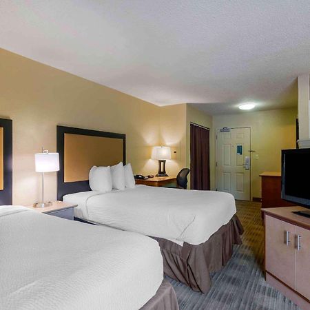 Extended Stay America Select Suites Tampa Airport Memorial Hwy West Chase Екстериор снимка