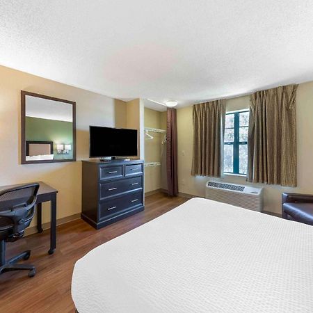 Extended Stay America Select Suites Tampa Airport Memorial Hwy West Chase Екстериор снимка