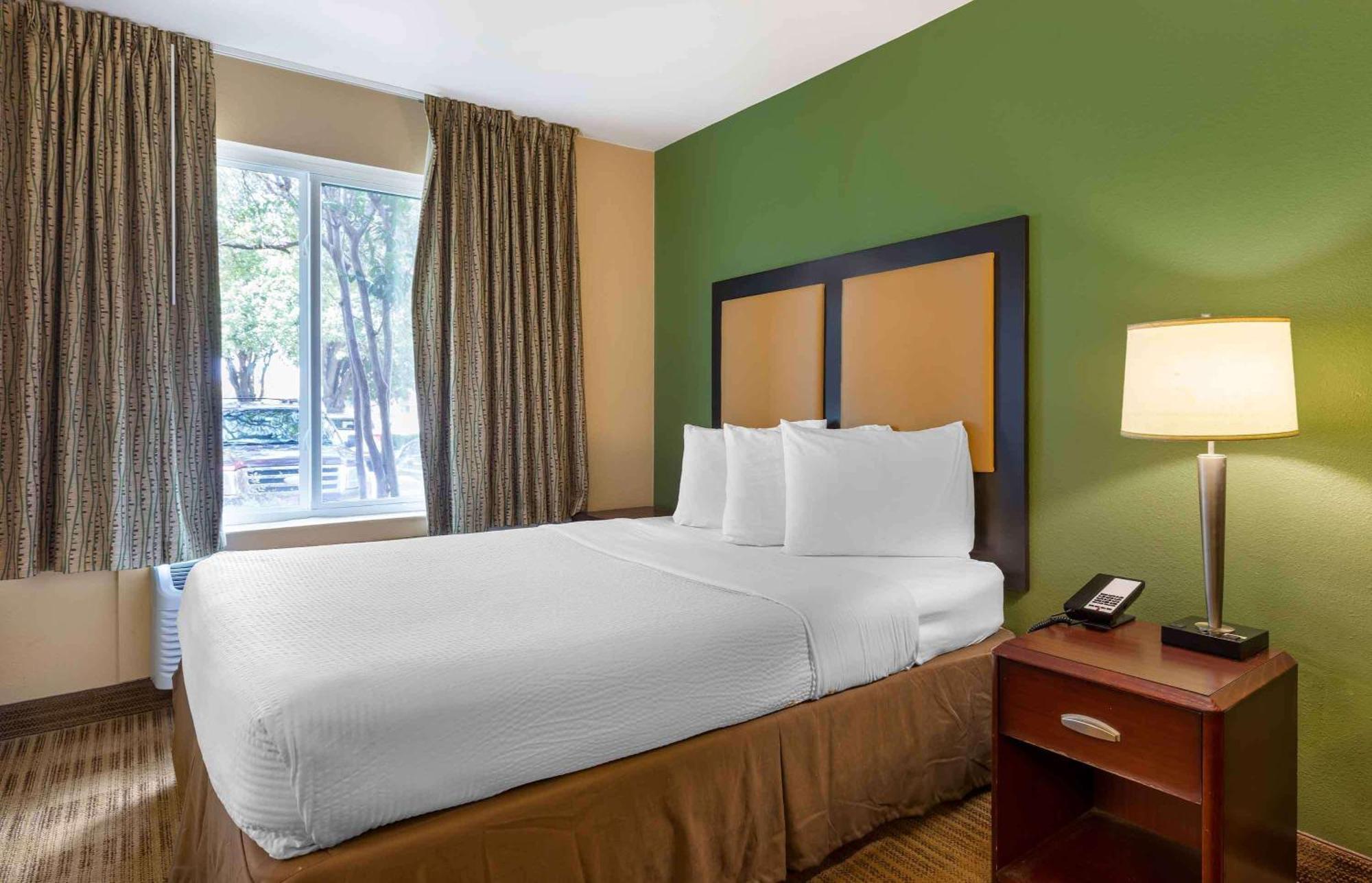 Extended Stay America Select Suites Tampa Airport Memorial Hwy West Chase Екстериор снимка