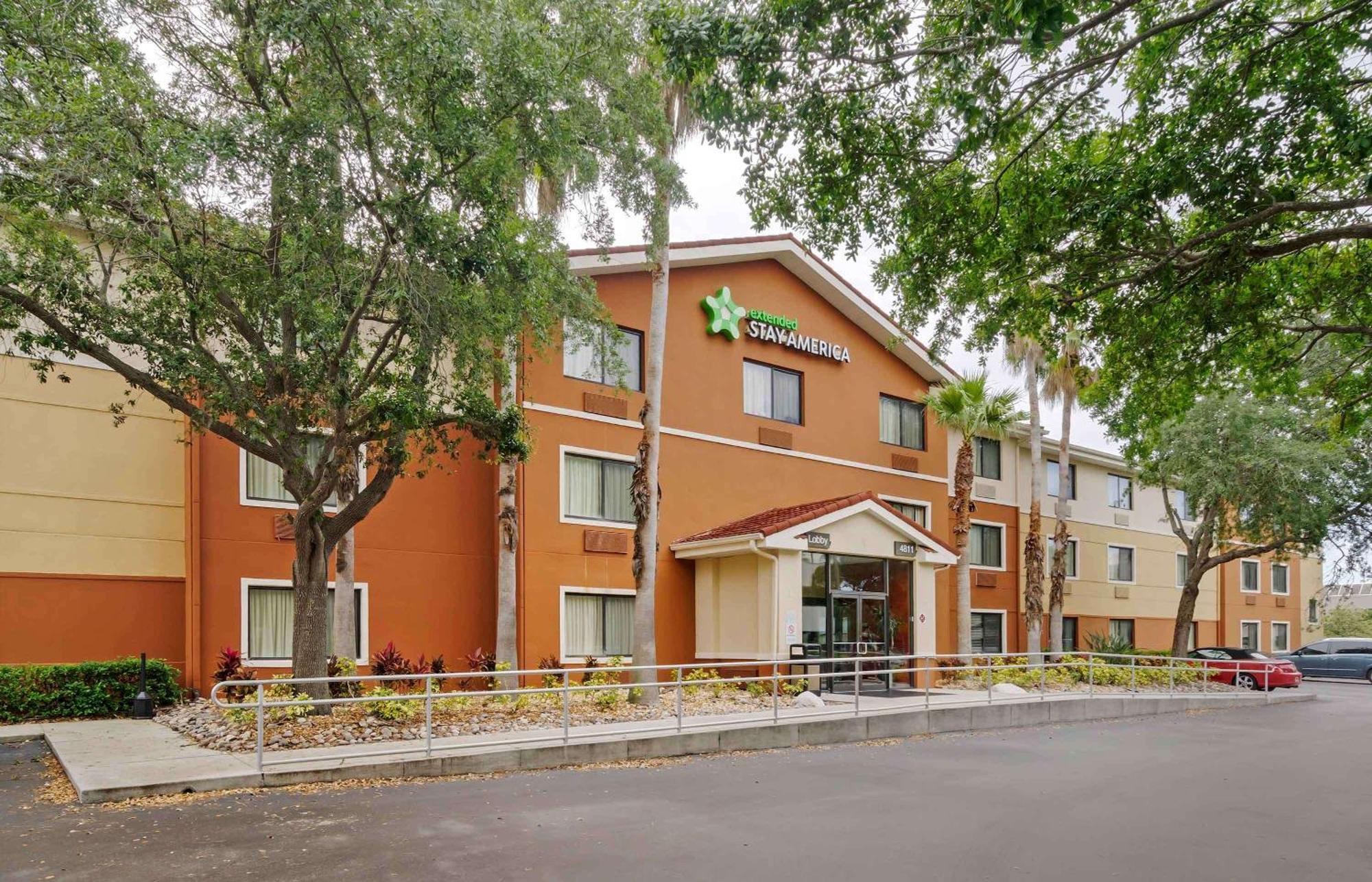 Extended Stay America Select Suites Tampa Airport Memorial Hwy West Chase Екстериор снимка