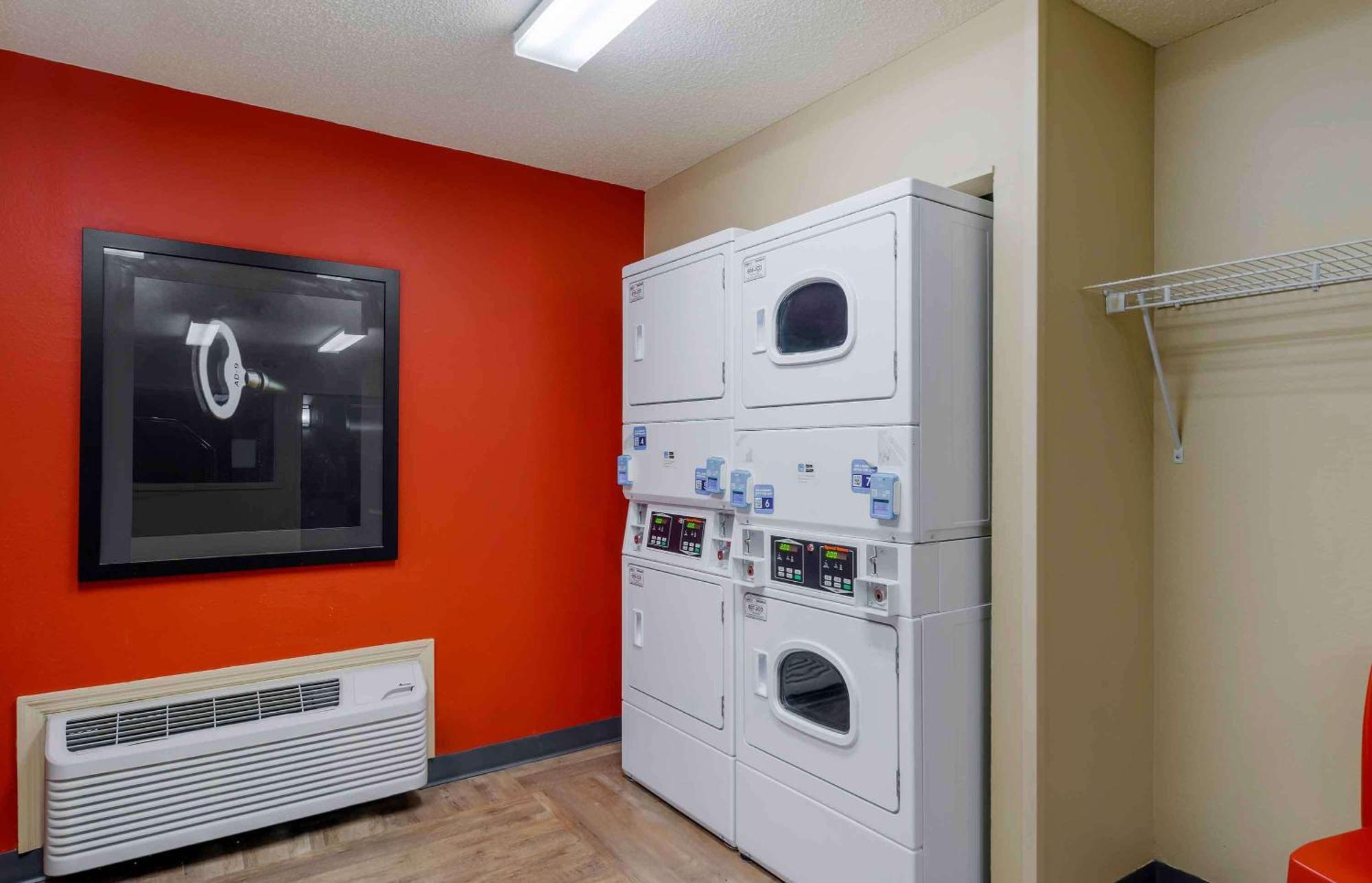 Extended Stay America Select Suites Tampa Airport Memorial Hwy West Chase Екстериор снимка