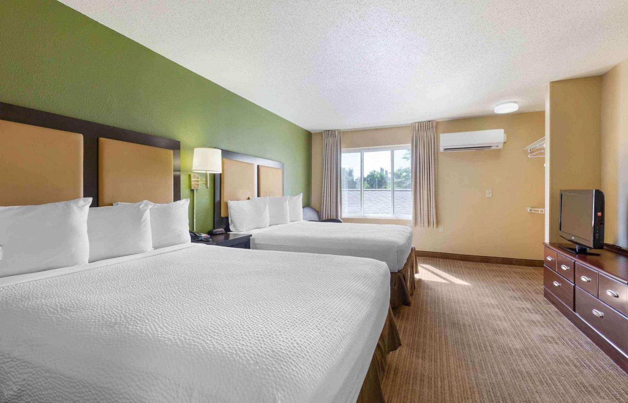 Extended Stay America Select Suites Tampa Airport Memorial Hwy West Chase Екстериор снимка